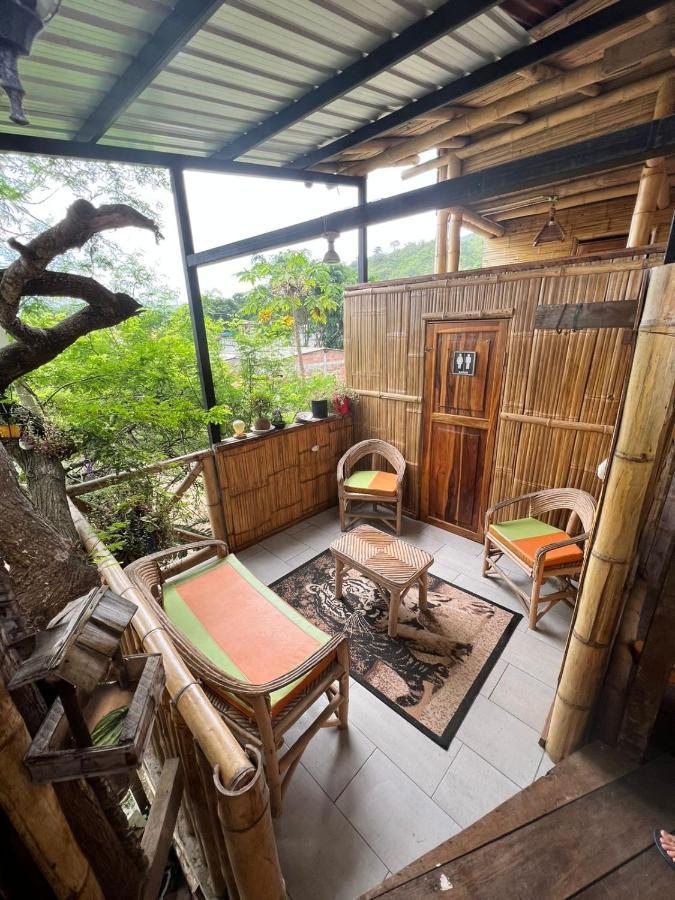 Hostal Monte Libano Пуерто-Лопес Екстер'єр фото