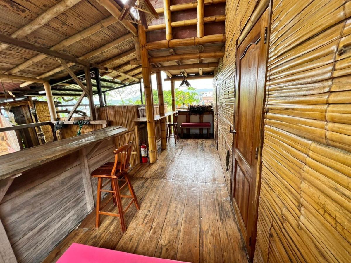 Hostal Monte Libano Пуерто-Лопес Екстер'єр фото