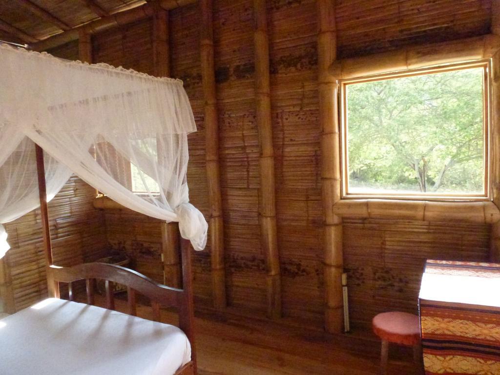 Hostal Monte Libano Пуерто-Лопес Екстер'єр фото