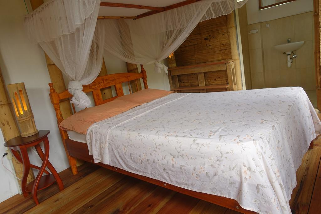 Hostal Monte Libano Пуерто-Лопес Екстер'єр фото