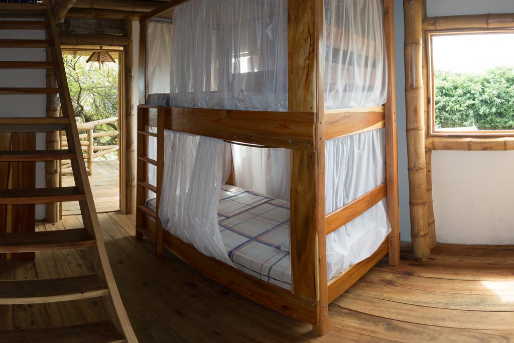 Hostal Monte Libano Пуерто-Лопес Екстер'єр фото