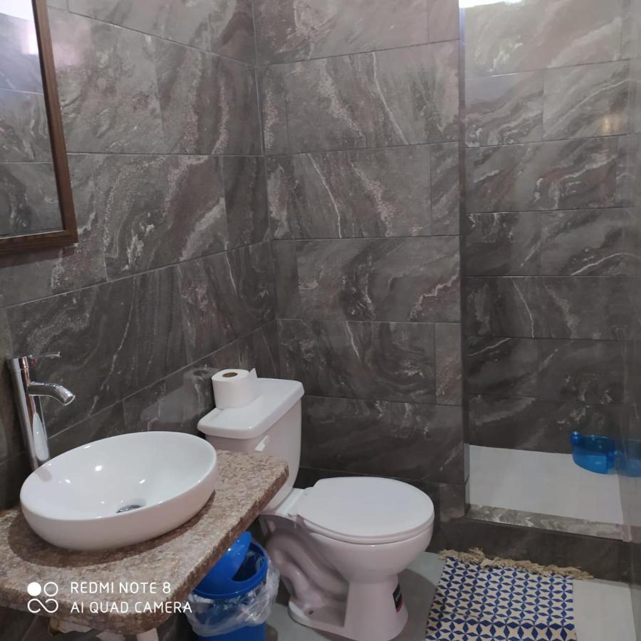 Hostal Monte Libano Пуерто-Лопес Екстер'єр фото